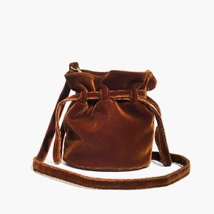 Madewell The Florence Drawstring Bag in Velvet